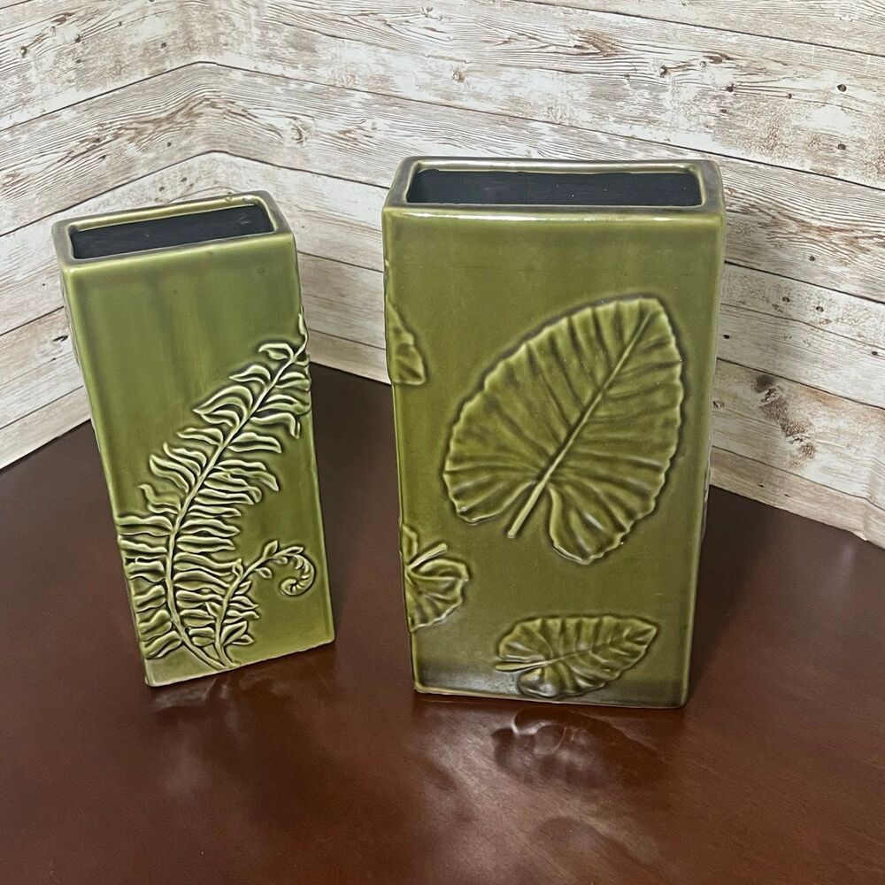 Vintage beautiful‎ leaf vases